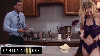 Ultra-kinky Stepdaughter (Chloe Virgin) Thirsts Dilf man meat - Family Sinners