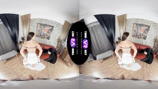 Hook-up artist creates her hottest ejaculation