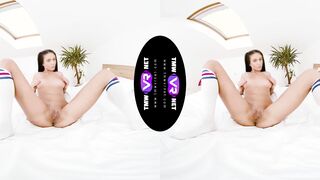 Posing means gratification