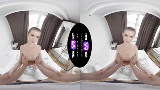 Meaty manhood becomes a lip liner