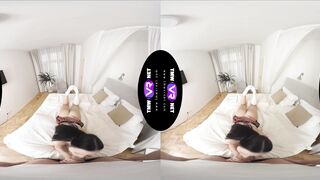 Ultra-cutie pleases a tugging off twink